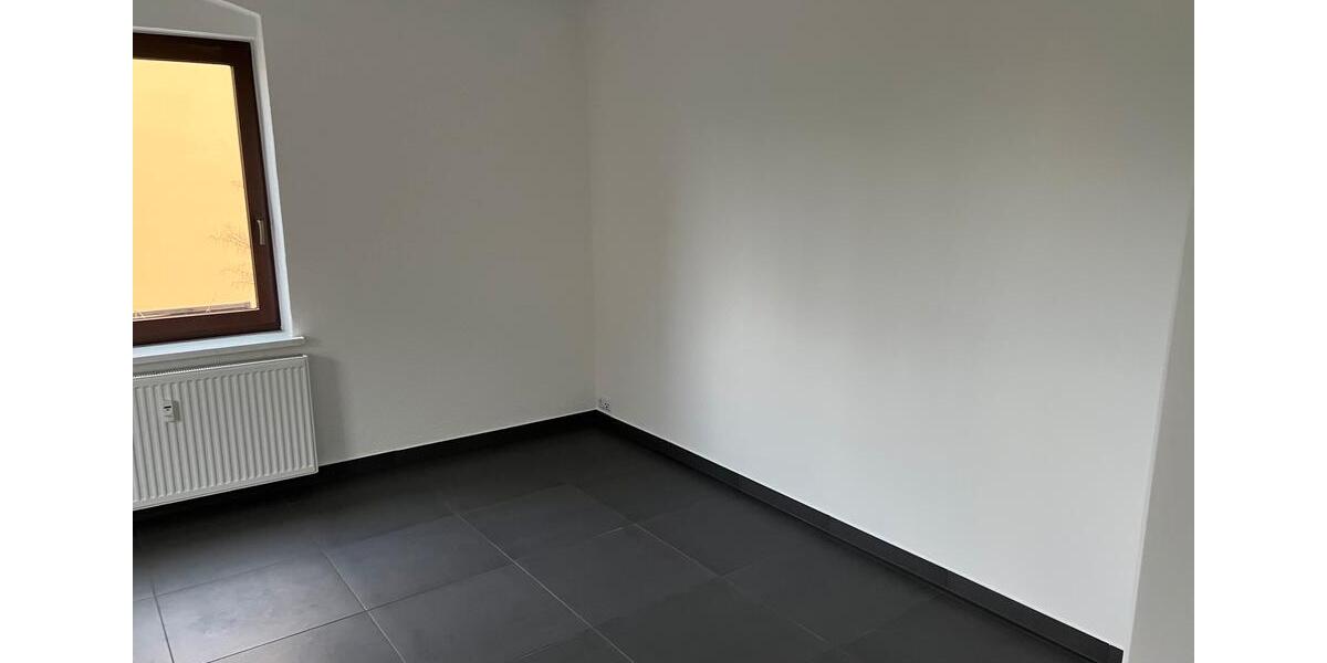 Erdgeschoßwohnung Limbach-Oberfrohna Oberfrohna - 2 Zimmer, 64 m&sup2;, 680&euro; | Angebot:24754217