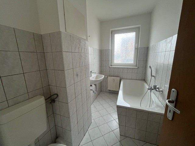 Etagenwohnung Zwickau Pölbitz - 4 Zimmer, 65 m&sup2;, 381&euro; | Angebot:25700613