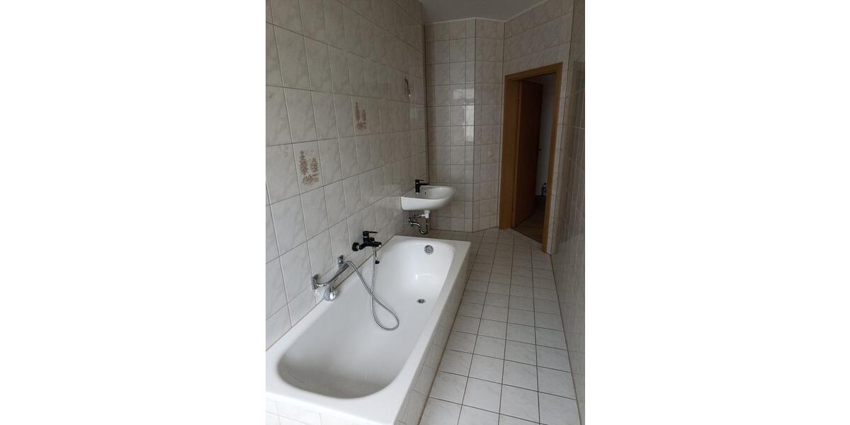 Etagenwohnung Zwickau - 3 Zimmer, 70 m&sup2;, 385&euro; | Angebot:24532233