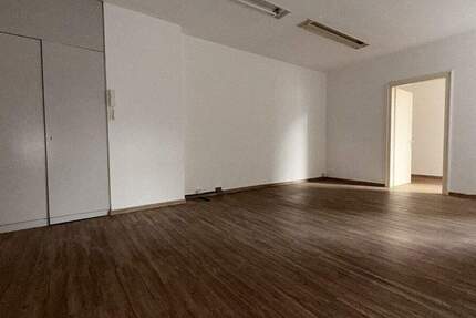 Wohnung Zwickau Innenstadt - 5 Zimmer, 120 m&sup2;, 600&euro; | Angebot:25729285