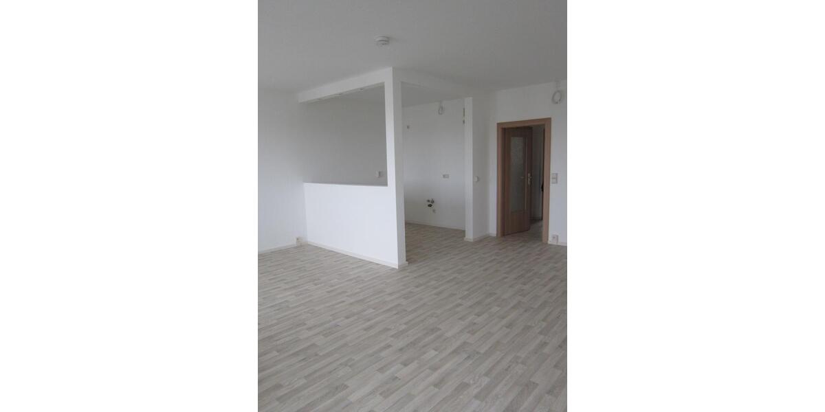 Etagenwohnung Crimmitschau - 3 Zimmer, 69 m&sup2;, 451&euro; | Angebot:23062750