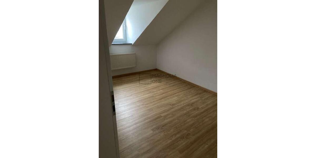 Dachgeschoßwohnung Gößnitz - 4 Zimmer, 83 m&sup2;, 509&euro; | Angebot:21370932