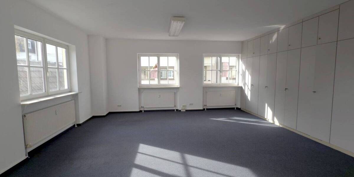 Gewerbeobjekt Zwickau Innenstadt - 4 Zimmer, 143 m&sup2;, 110.000&euro; | Angebot:25707412