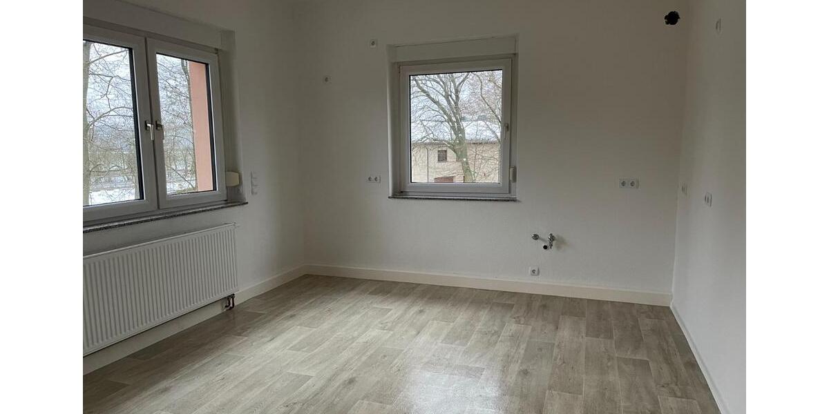 Etagenwohnung Glauchau - 3 Zimmer, 105 m&sup2;, 1.000&euro; | Angebot:24781604