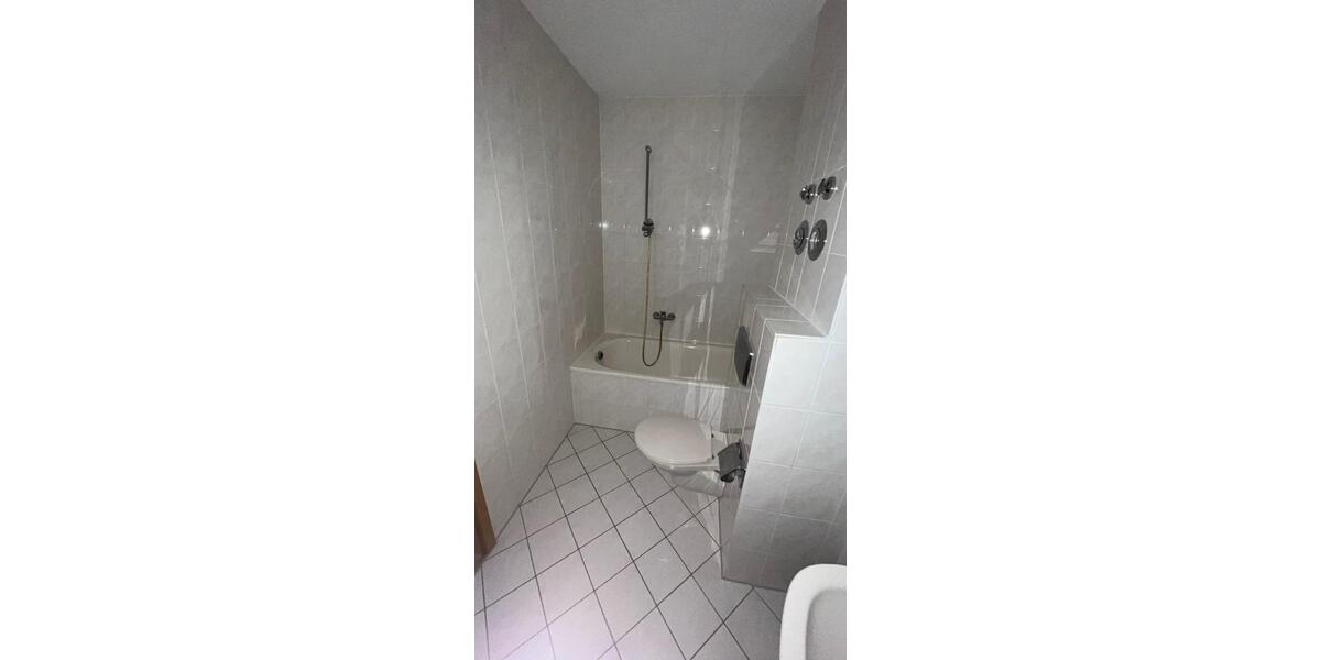 Etagenwohnung Werdau - 2 Zimmer, 60 m&sup2;, 400&euro; | Angebot:22796086