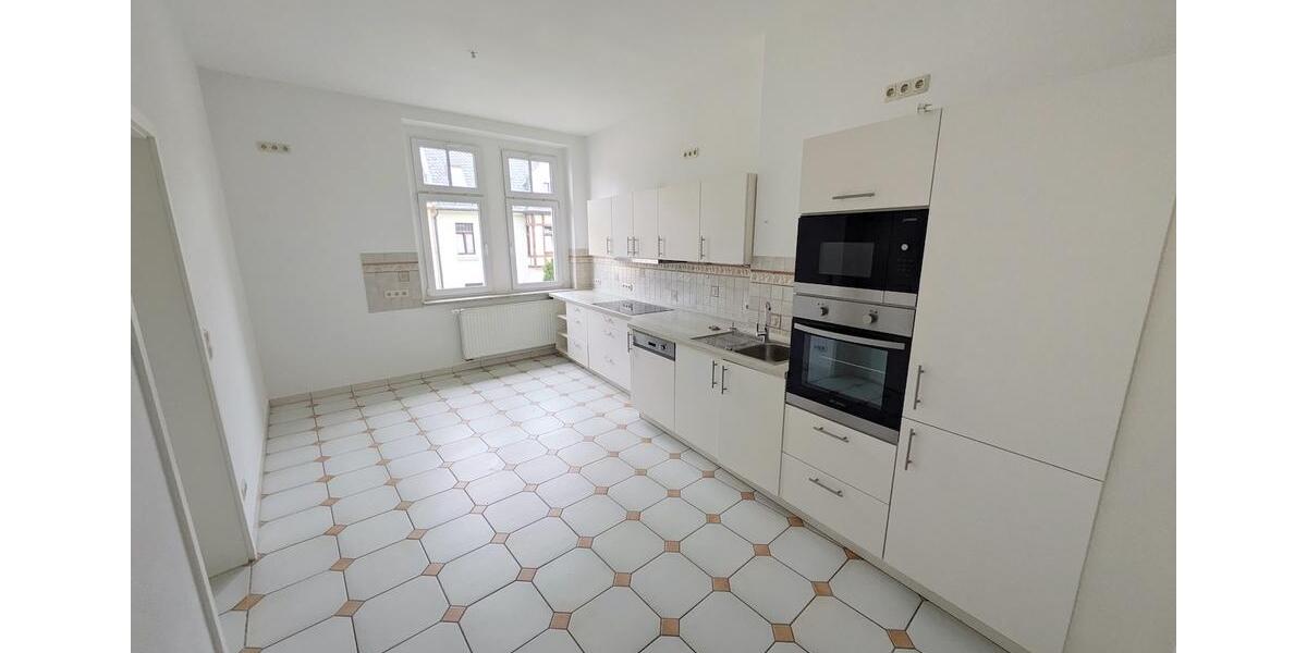 Etagenwohnung Zwickau - 8 Zimmer, 222 m&sup2;, 1.350&euro; | Angebot:25945632