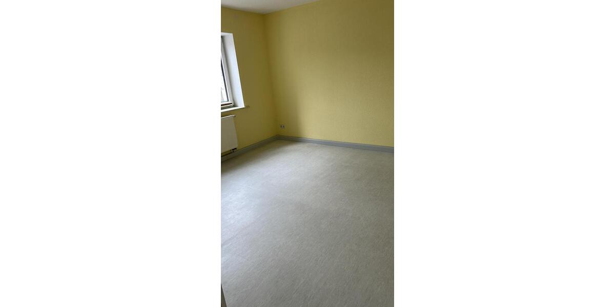 Etagenwohnung Glauchau - 3 Zimmer, 60 m&sup2;, 355&euro; | Angebot:26368561
