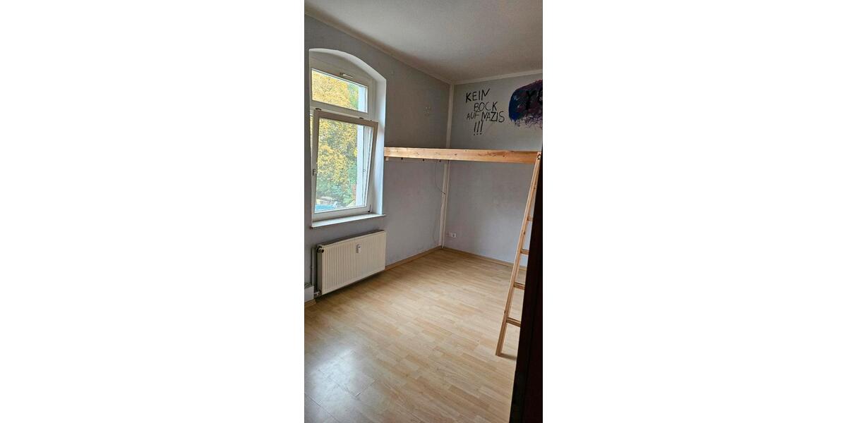 Etagenwohnung Oberlungwitz - 4 Zimmer, 106 m&sup2;, 750&euro; | Angebot:25369426