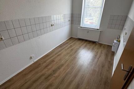 Wohnung Crimmitschau - 4 Zimmer, 100 m&sup2;, 520&euro; | Angebot:25613113