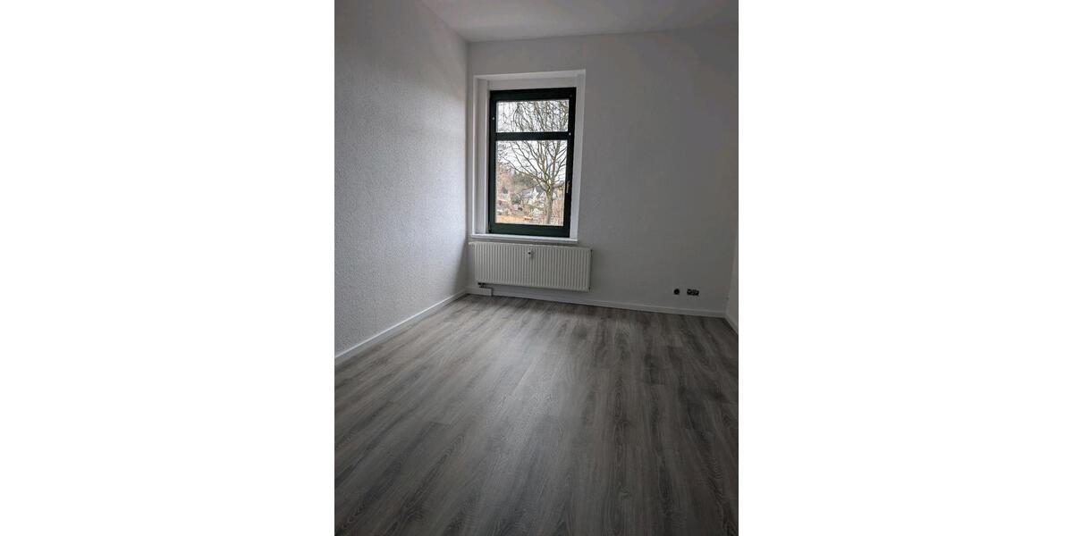 Etagenwohnung Aue-Bad Schlema Bad Schlema - 3 Zimmer, 85 m&sup2;, 440&euro; | Angebot:25362045