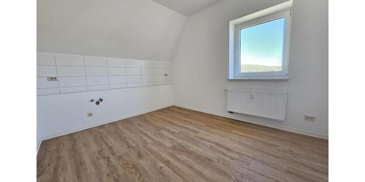 Dachgeschoßwohnung Aue-Bad Schlema Bad Schlema - 4 Zimmer, 70 m&sup2;, 420&euro; | Angebot:26478467