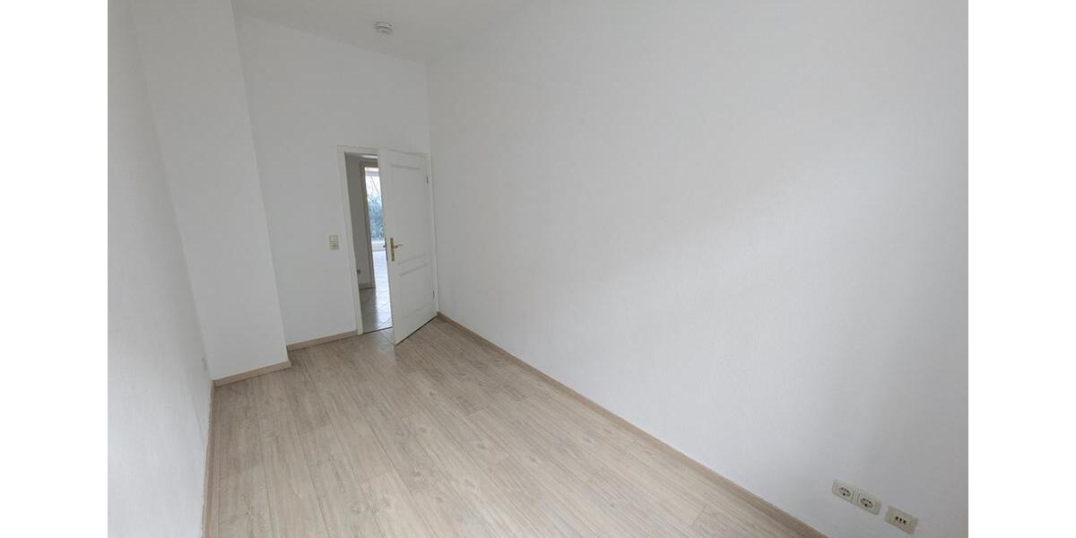 Erdgeschoßwohnung Zwickau - 3 Zimmer, 65 m&sup2;, 400&euro; | Angebot:25945705