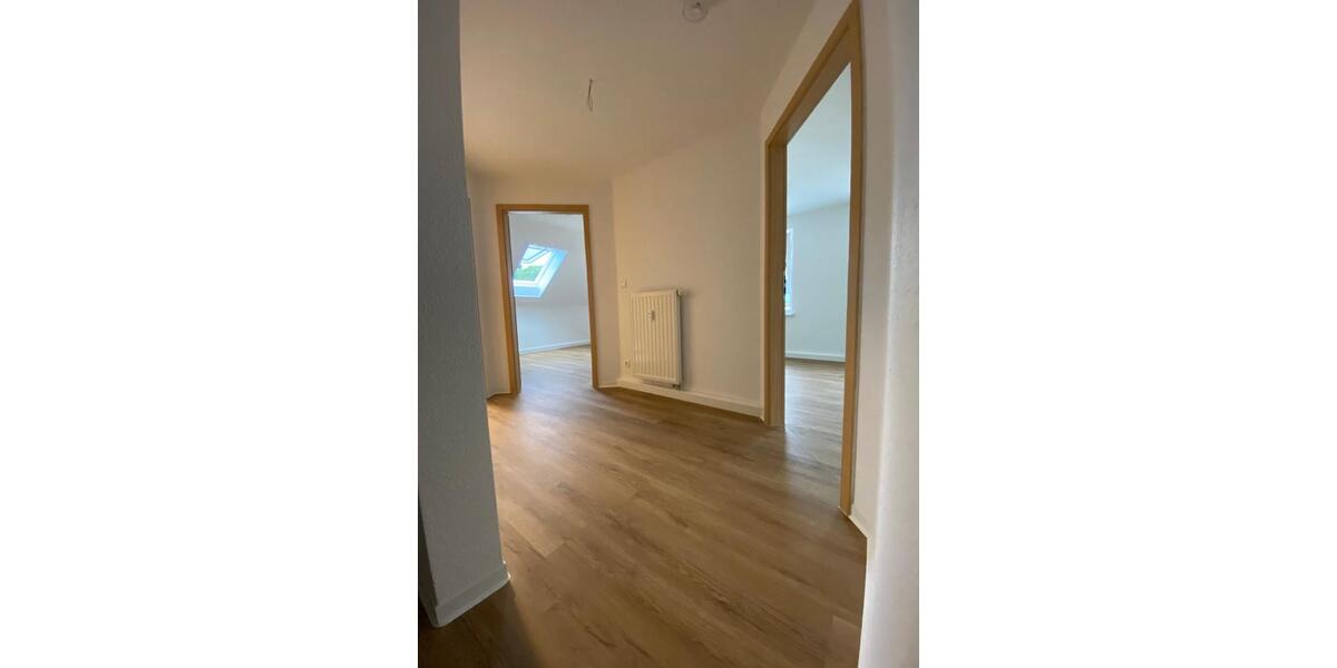 Dachgeschoßwohnung Schönheide - 2 Zimmer, 53 m&sup2;, 424&euro; | Angebot:25381771