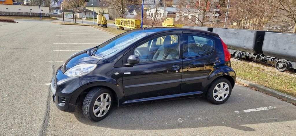 Peugeot 107 72.800 km 3.500 &euro; Aue 08280