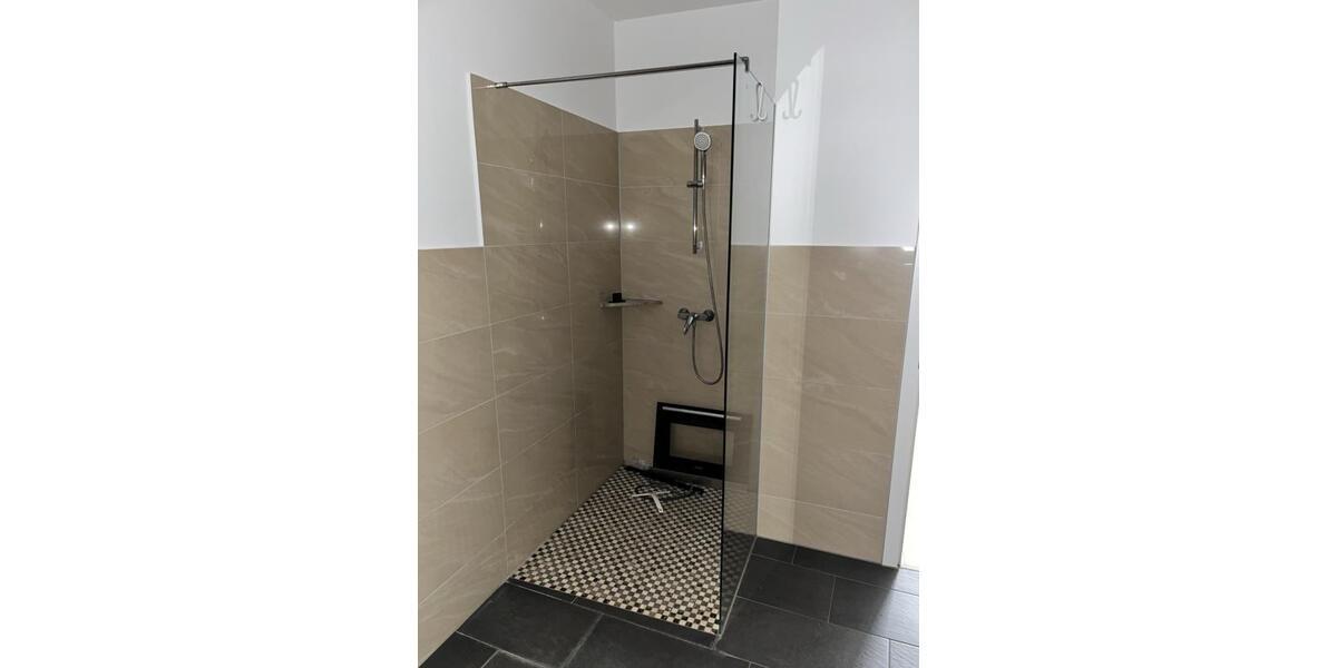 Etagenwohnung Crimmitschau - 3 Zimmer, 108 m&sup2;, 650&euro; | Angebot:24802720