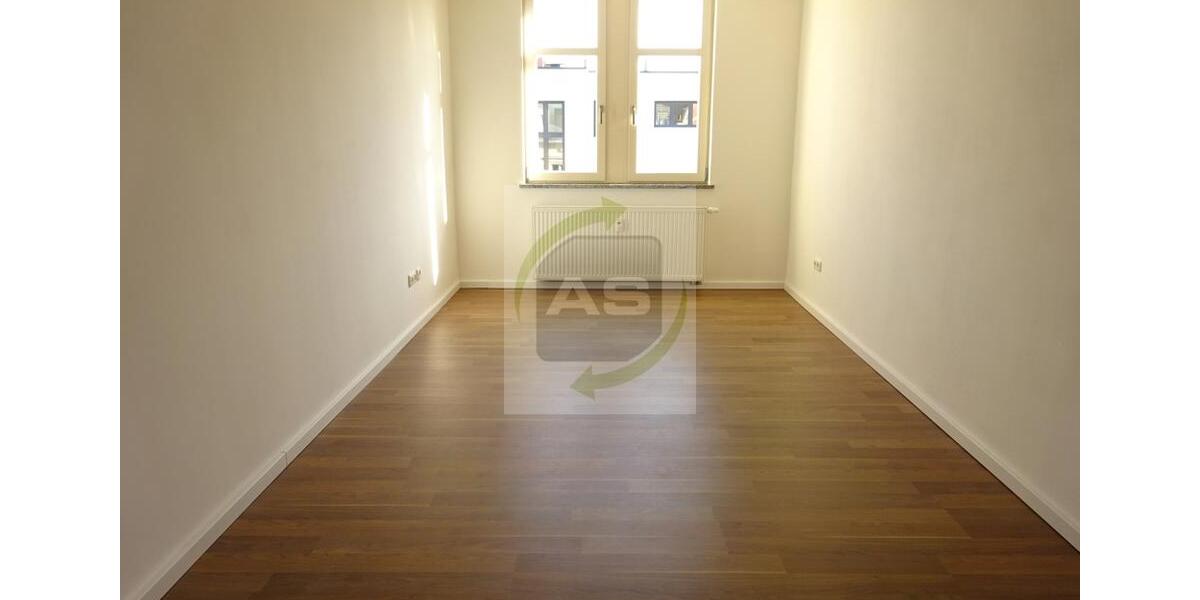 Dachgeschoßwohnung Zwickau - 5 Zimmer, 133 m&sup2;, 950&euro; | Angebot:23792815