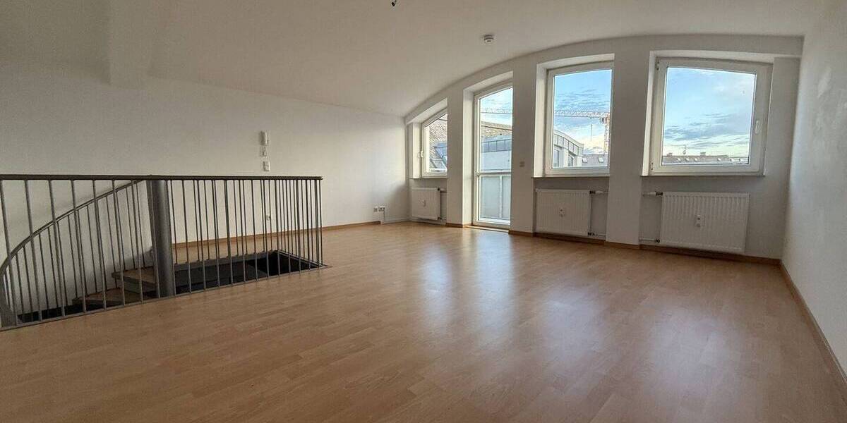 Etagenwohnung Zwickau Innenstadt - 2 Zimmer, 67 m&sup2;, 440&euro; | Angebot:25670164