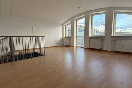 Wohnung Zwickau Innenstadt - 2 Zimmer, 67 m&sup2;, 440&euro; | Angebot:25670164