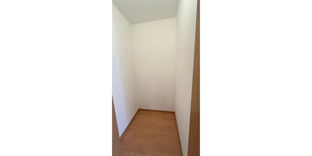 Dachgeschoßwohnung Zwickau Auerbach - 2 Zimmer, 66 m&sup2;, 480&euro; | Angebot:25438235