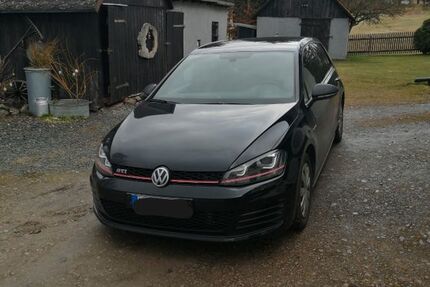 VW Golf 49.000 km 17.500 &euro; Auerbach 08209