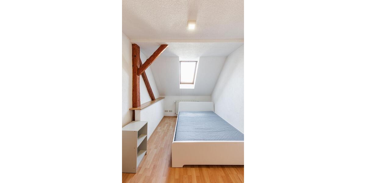 Etagenwohnung Lichtenstein (Sachsen) - 6 Zimmer, 1.000&euro; | Angebot:23428142