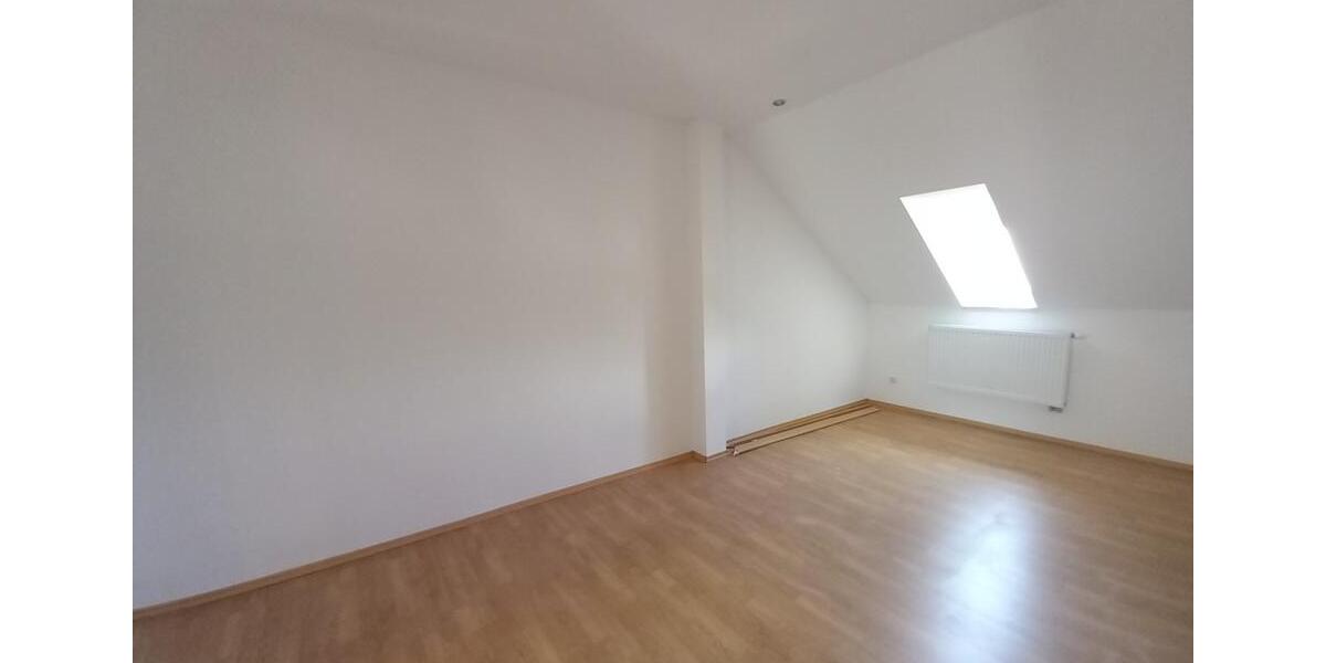 Etagenwohnung Werdau - 5 Zimmer, 126 m&sup2;, 756&euro; | Angebot:21481505