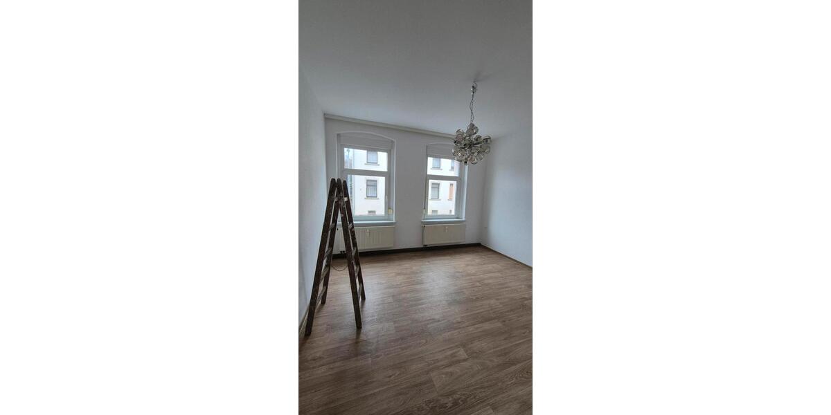Erdgeschoßwohnung Crimmitschau - 2 Zimmer, 52 m&sup2;, 360&euro; | Angebot:25180315
