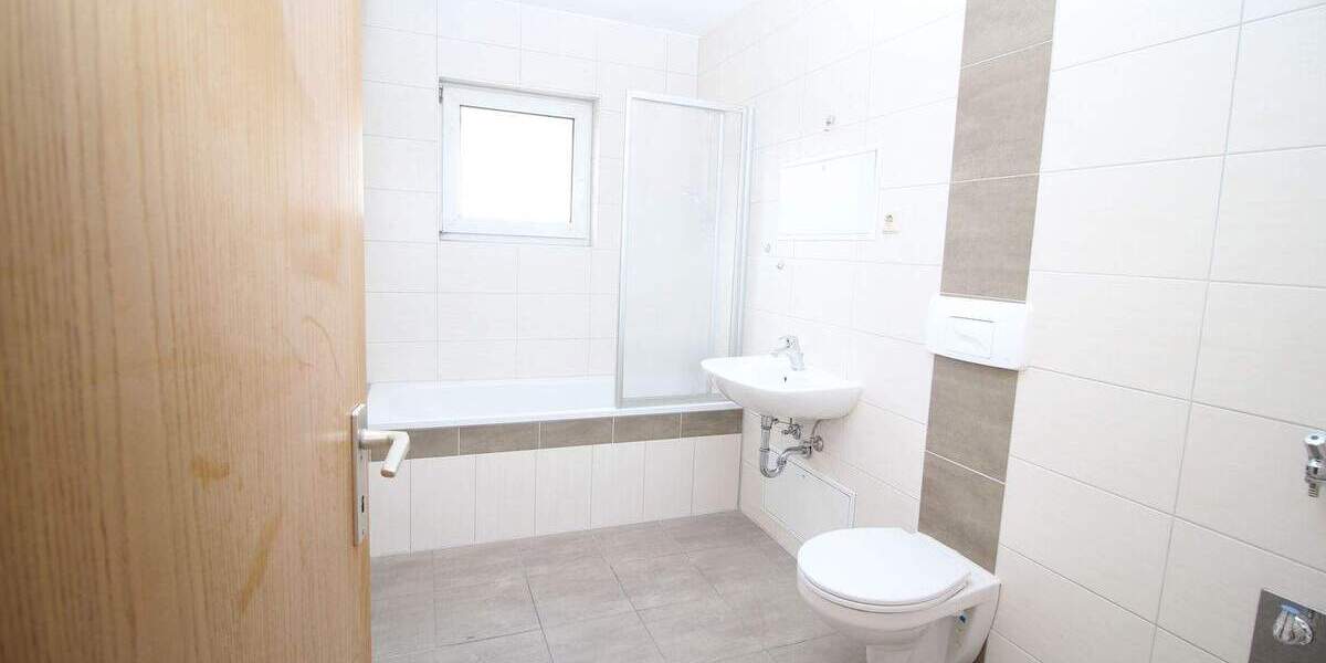 Etagenwohnung St. Egidien - 3 Zimmer, 90 m&sup2;, 599&euro; | Angebot:25777418