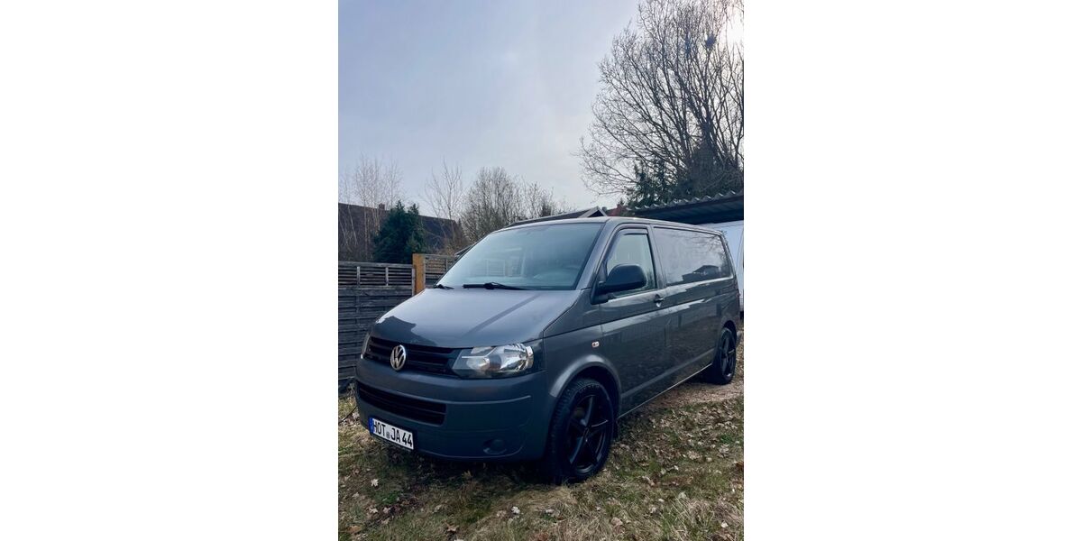 VW T5 Transporter 271.000 km 9.300 &euro; Gersdorf 09355