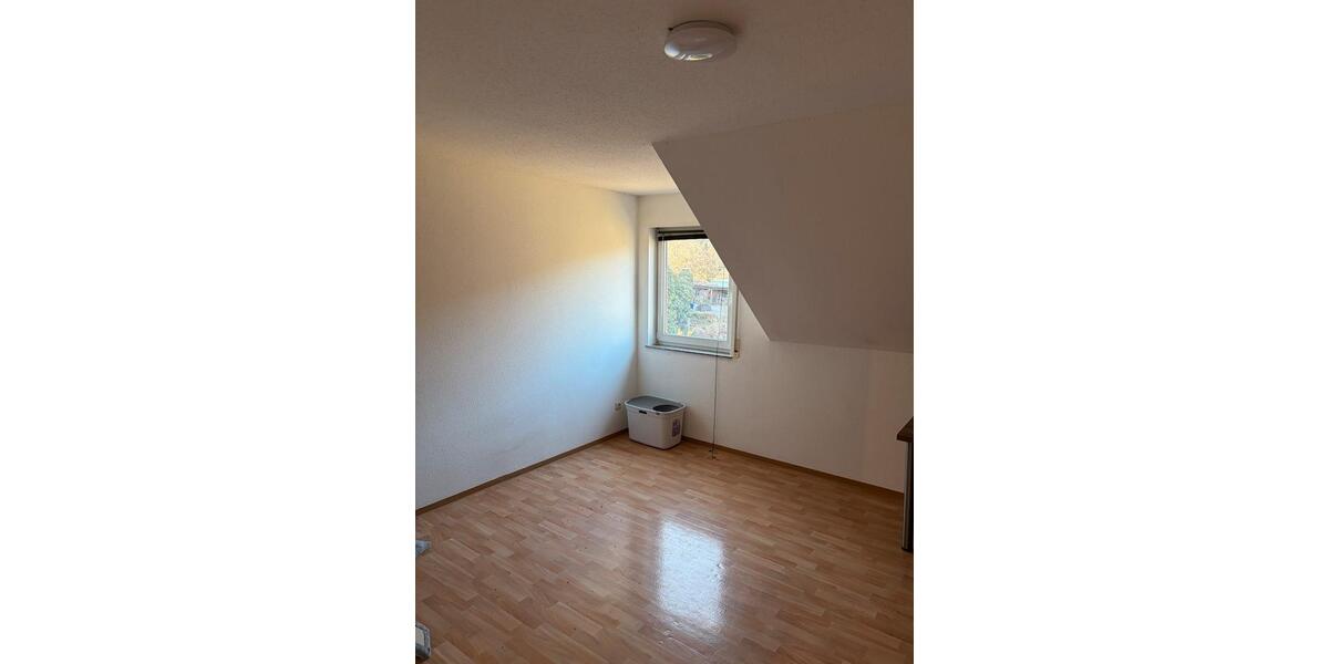 Dachgeschoßwohnung Aue-Bad Schlema Bad Schlema - 5 Zimmer, 150 m&sup2;, 1.200&euro; | Angebot:25601084