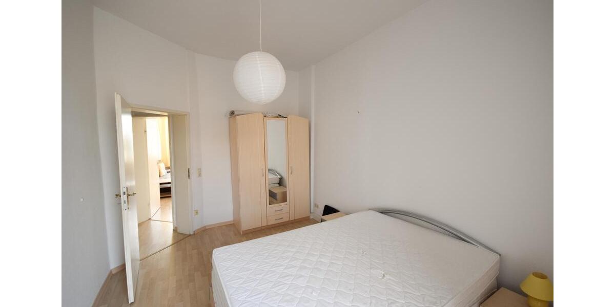 Etagenwohnung Zwickau - 2 Zimmer, 63 m&sup2;, 345&euro; | Angebot:25510950
