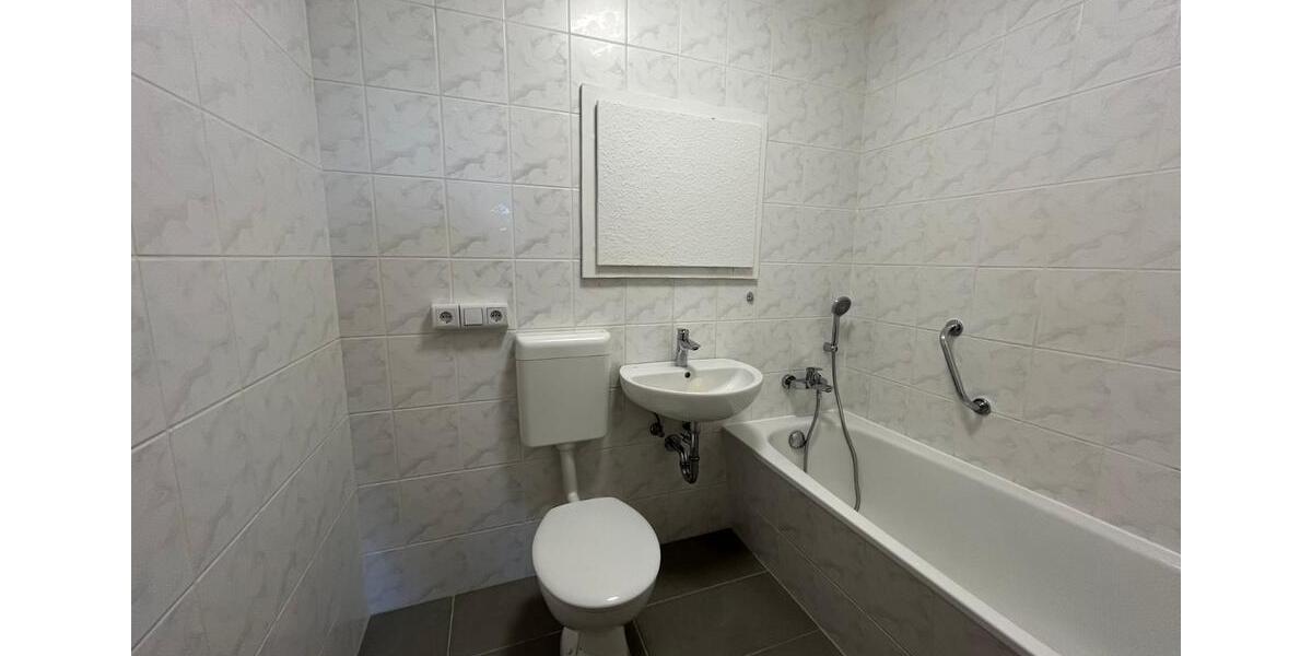 Etagenwohnung Zwickau Neuplanitz - 4 Zimmer, 70 m&sup2;, 369&euro; | Angebot:22043017