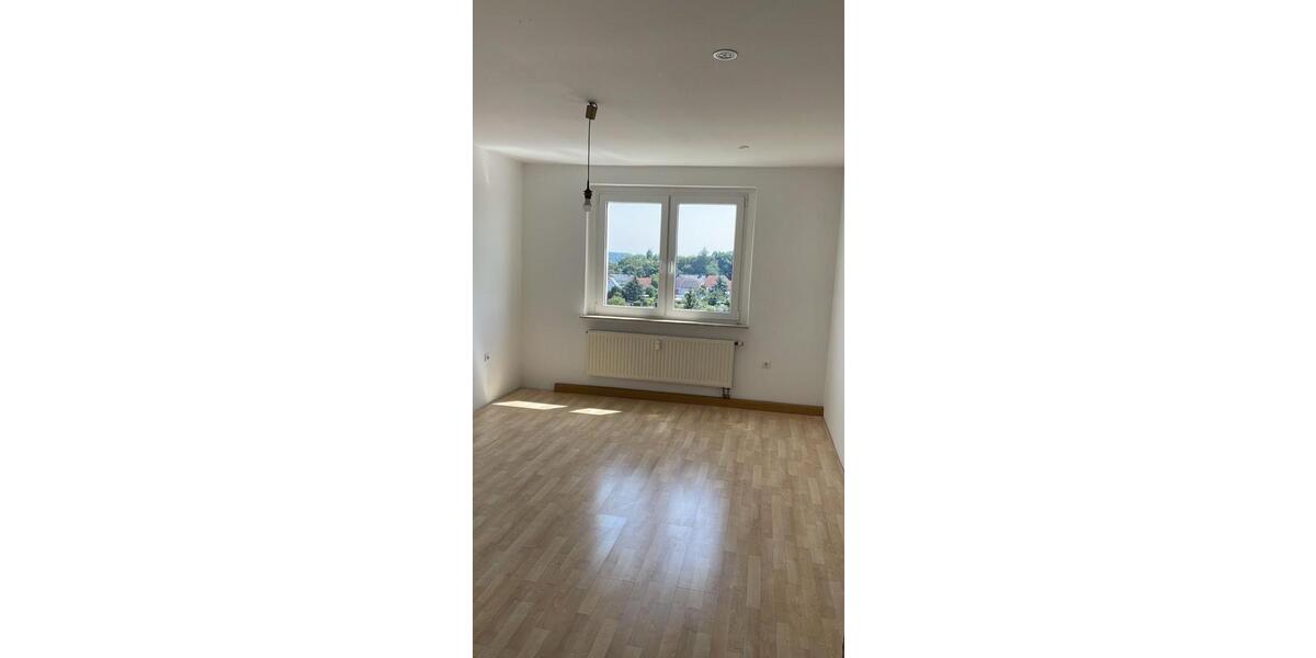 Etagenwohnung Crimmitschau - 3 Zimmer, 55 m&sup2;, 400&euro; | Angebot:25017250