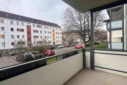 Wohnung Zwickau Marienthal Ost - 3 Zimmer, 60 m&sup2;, 369&euro; | Angebot:25908536