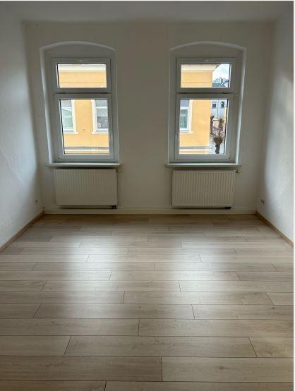 Etagenwohnung Lichtenstein (Sachsen) - 2 Zimmer, 76 m&sup2;, 380&euro; | Angebot:21225075