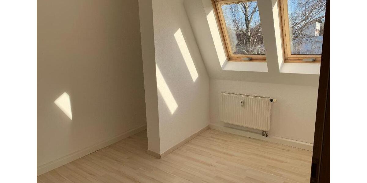 Dachgeschoßwohnung Limbach-Oberfrohna Oberfrohna - 3 Zimmer, 68 m&sup2;, 345&euro; | Angebot:21608817