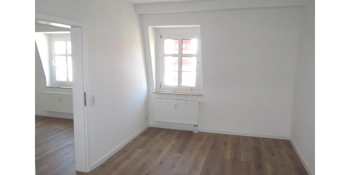 Etagenwohnung Zwickau - 2 Zimmer, 60 m&sup2;, 350&euro; | Angebot:25974143