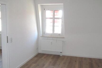 Wohnung Zwickau - 2 Zimmer, 60 m&sup2;, 350&euro; | Angebot:25974143