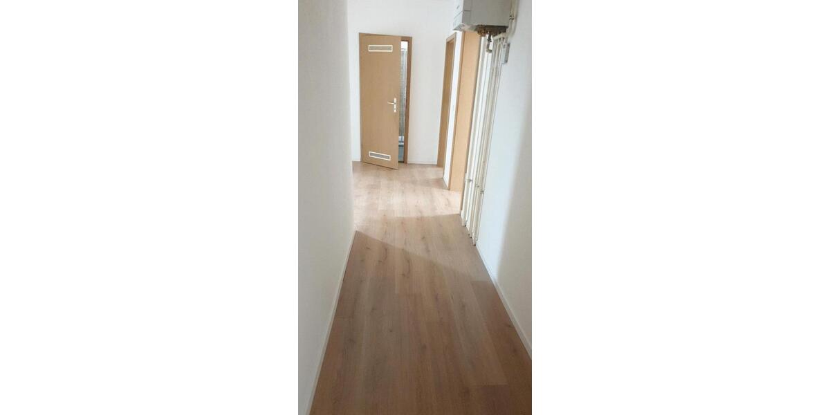Etagenwohnung Schmölln - 2 Zimmer, 56 m&sup2;, 320&euro; | Angebot:25865399