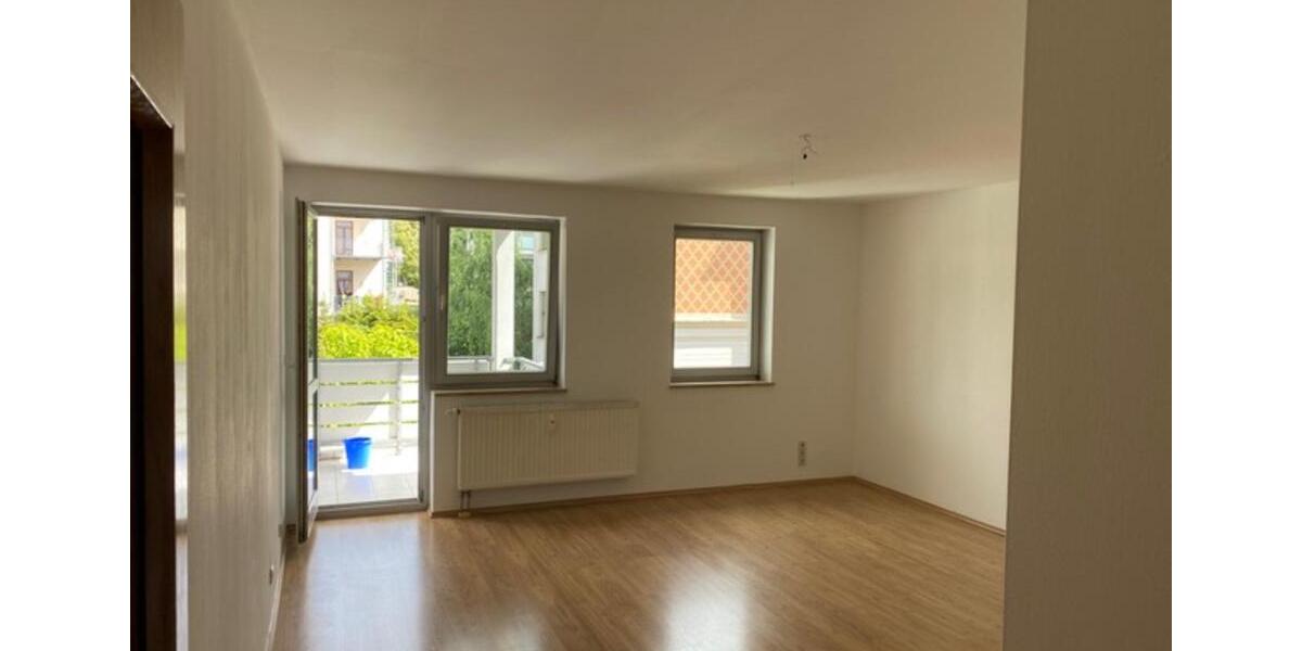 Etagenwohnung Reichenbach im Vogtland - 3 Zimmer, 83 m&sup2;, 465&euro; | Angebot:24571766
