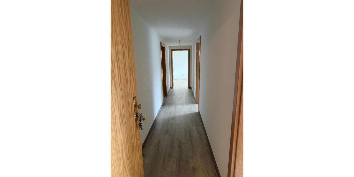 Dachgeschoßwohnung Hohenstein-Ernstthal Ernstthal - 3 Zimmer, 64 m&sup2;, 340&euro; | Angebot:24981756