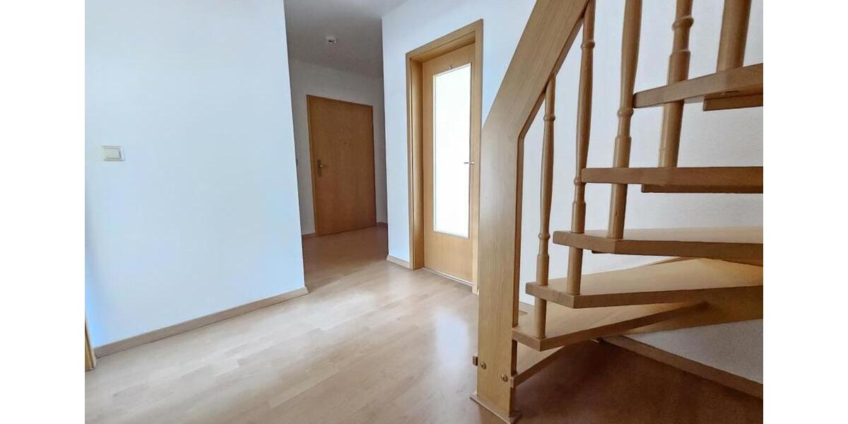 Dachgeschoßwohnung Zwickau - 3 Zimmer, 71 m&sup2;, 448&euro; | Angebot:25362054