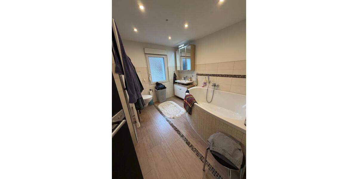 Erdgeschoßwohnung Limbach-Oberfrohna Oberfrohna - 5 Zimmer, 119 m&sup2;, 990&euro; | Angebot:25808067