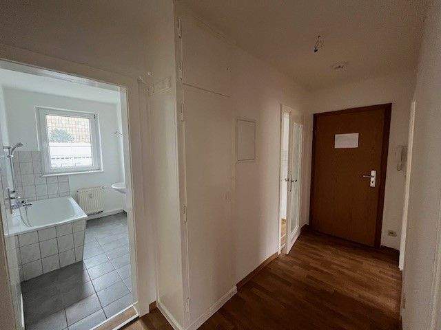 Etagenwohnung Zwickau Pölbitz - 3 Zimmer, 55 m&sup2;, 325&euro; | Angebot:25700027
