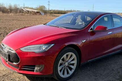 Tesla Model S 215.000 km 21.990 &euro; Thalheim bei Wels 04600