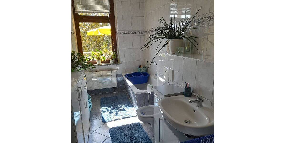 Großzügige Stadtwohnung, vermietet und mit Aufzug - Etagenwohnung Zwickau Pölbitz | Angebot:22089421