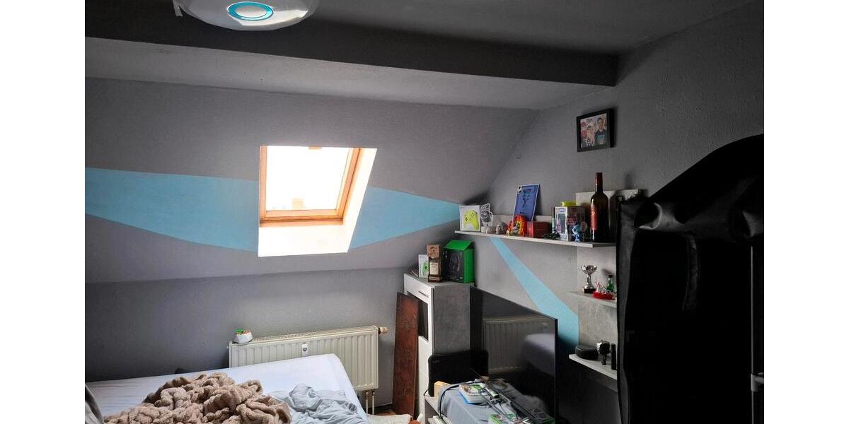 Dachgeschoßwohnung Falkenstein/Vogtland Vogtland - 5 Zimmer, 85 m&sup2;, 430&euro; | Angebot:25205442