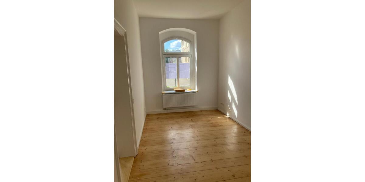 Erdgeschoßwohnung Reichenbach im Vogtland - 3 Zimmer, 100 m&sup2;, 700&euro; | Angebot:24851264