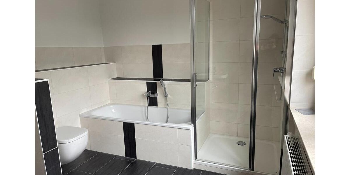 Etagenwohnung Glauchau - 3 Zimmer, 105 m&sup2;, 1.000&euro; | Angebot:24781604