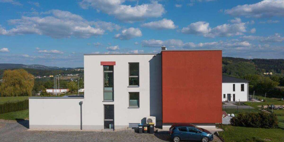 Luxuriöse und moderne Bauhausvilla als Praxis oder Bürohaus - Gewerbeobjekt Schneeberg | Angebot:26001542